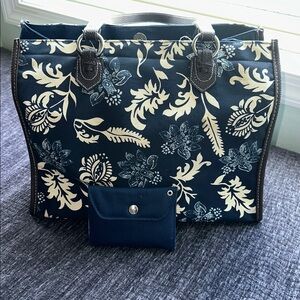 Floral Blue & Cream Hang Bag/Tote